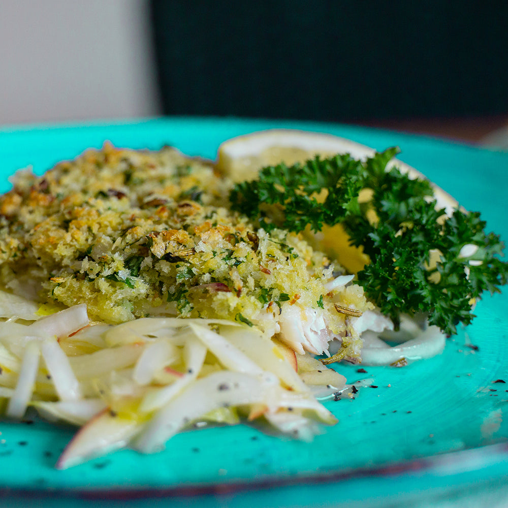 Knusperbarsch an Orangen-Apfel Salat