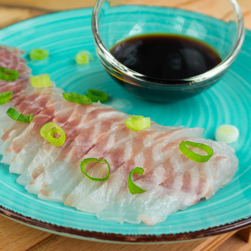 Sashimi vom Wolfsbarsch mit Frühlingszwiebeln