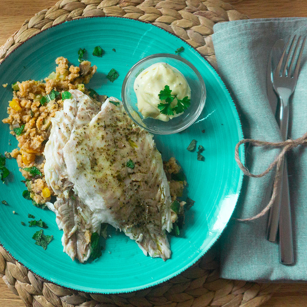 Wolfsbarschfilets mit Gemüse-Couscoussalat und Trüffelmayonnaise